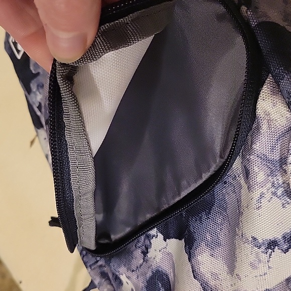 Womens Eddie Bauer travel purse. It is a navy camouflage rip stop fabric. - Picture 4 of 4